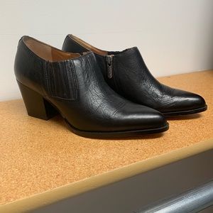 NWOT Sarto Black Leather Booties